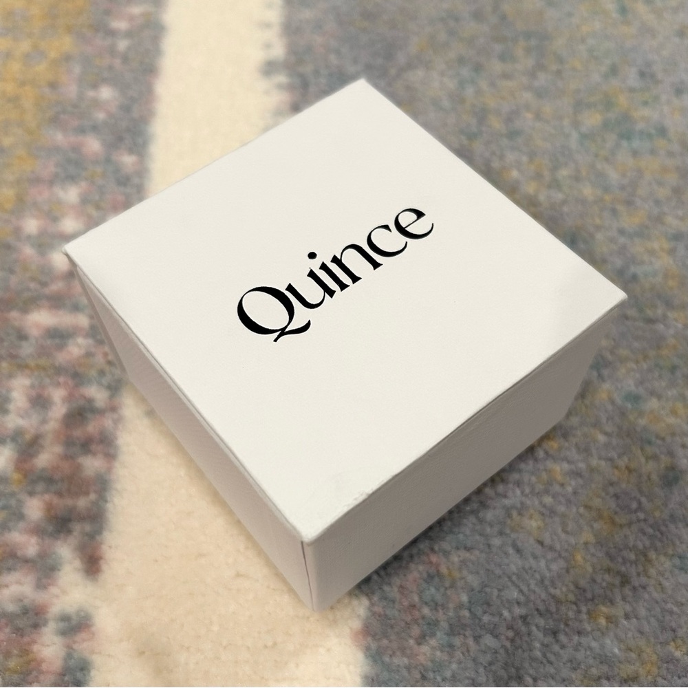 🌟FREE with purchase🌟 Quince white gift / jewelry box